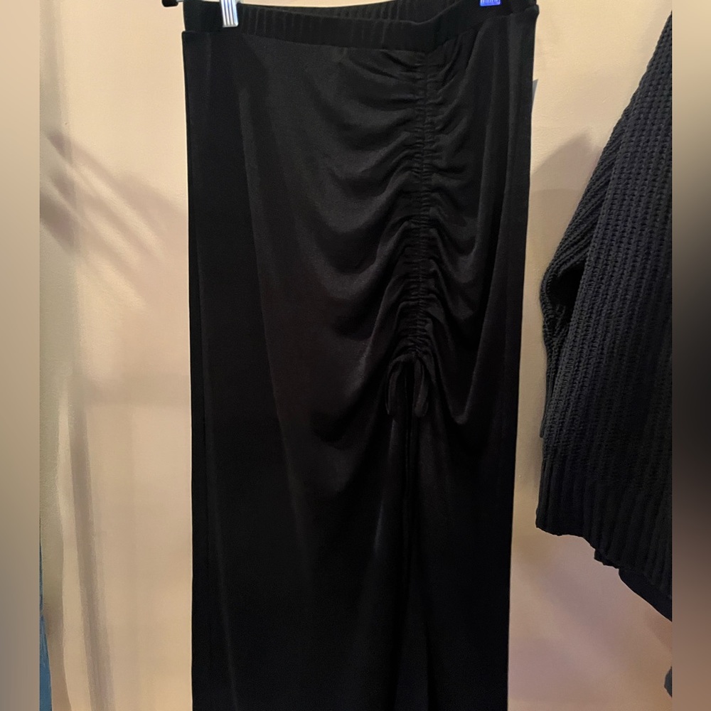 Forever 21 midi slit skirt - Picture 2 of 7